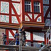 Im Januar 2018 zeigt sich, welche Arbeit geleistet wurde: Während die Fassade aus Gerüst fällt, offenbart sich das Mühlentor in neuem Glanz.