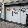 Wenig repräsentativ: Seit einem Brand verwaist ist die frühere Kochlöffel-Filiale in der Niederen Straße.
