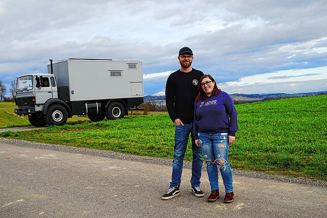 Juliana und Mike Hampe brechen Ende März vom Hochrhein aus zu ihrer Weltreise auf unbestimmte Zeit auf. Ihr mobiles Zuhause ist ein ...