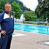 Schwimmmeister Olaf Schwandt muss sich noch gedulden, bis sich die ersten Badegäste im Aquatreff vergnügen. Über eine Öffnung soll ...