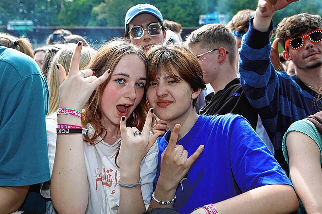 Bild 21: Im Stadion wird am zweiten Tag des Campus-Festivals nochmals aufgedreht