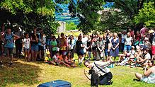 Endlich wieder Burgfest, endlich wieder ganz rauf auf den Hontes: Das Burgfest lockte wieder Tausende Besucher auf den Singener Hausberg.