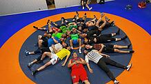Die Trainer des KSV Gottmadingen, Michael Kampka und Steffen Mack, wollen mit diesem Bild symbolisieren, dass Andre Reich für immer in ...