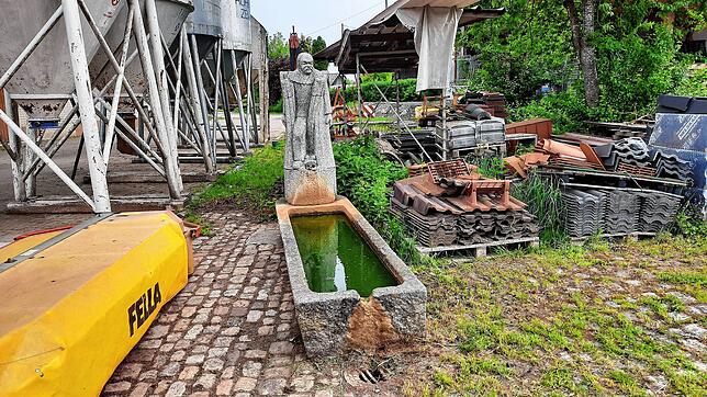 Der Wetti-Brunnen fristet am Behlaer Ortsrand ein kümmerliches Dasein. Die Planungen für die Ortsmitte sehen vor, ihn ins Dorfzentrum zu ...