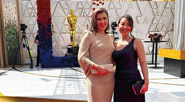 Mit Alina Turdumamatova (rechts) auf dem roten Teppich bei den Oscars in Los Angeles. Ihr habe Maria Brendle viel zu verdanken, wie sie ...