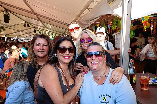 Bild 36: Es wird weiter gefeiert - alle Fotos vom Dettinger Dorffest am Samstag