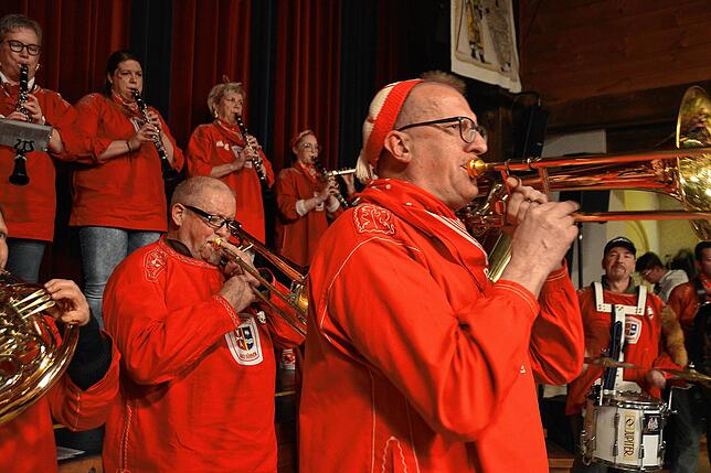 Bild 13: Beste Laune beim Narrenzunftball in Bad Dürrheim