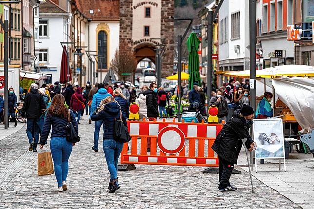 Erster Einkaufssamstag im März in Villingen nach der Lockerung des Corona Shutdowns.