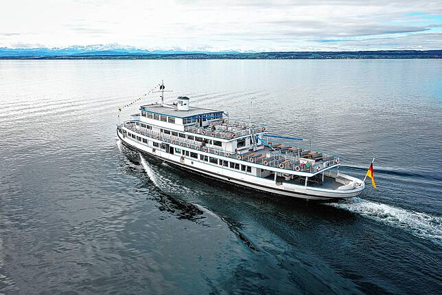 Das Passagierschiff „Schwaben“ der Bodensee Schiffsbetriebe (BSB) fährt von Meersburg Richtung Bregenz in Vorarlberg. Die ...