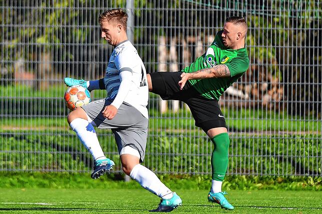Bild 4: SV Herten besiegt den TuS Efringen-Kirchen mit 4:0 &ndash; und wir haben Bilder!