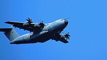 Ein Airbus A400M der Luftwaffe bei einer Übung in Bodman-Ludwigshafen (Archivbild). In den vergangenen Tagen war ein Flugzeug vom ...