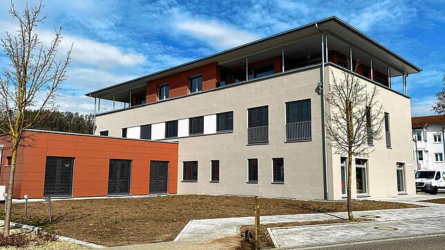 Das neue Ärztehaus in der Wutöschinger Ortsmitte wurde erst fertiggestellt und hat bereits Erfolgsgeschichte geschrieben. Die ärztliche ...