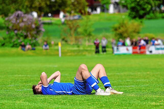 Bild 6: 6:0-Sieg im Spitzenspiel! A-Jugend der SG Dettingen-Dingelsdorf erobert Bezirksliga-Spitzenposition