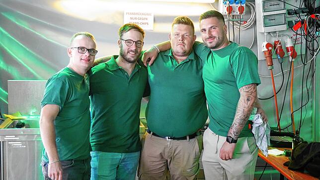 Bild 30: Albbrucker Dorffest: Ausgelassene Stimmung, zahlreiche Besucher und buntes Programm.