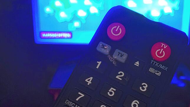 Immer noch hoffen viele Fernsehzuschauer in Deutschland, dass sie demnächst wieder die Schweizer Sender SRF1 und SRF2 empfangen können.