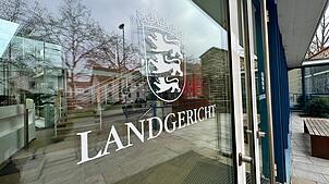 Der Eingang zum Landgericht Konstanz an der Unteren Laube. Hier wird seit einigen Tagen gegen drei Männer wegen schwunghaftem ...