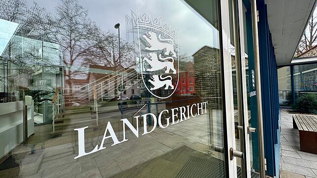 Der Eingang zum Landgericht Konstanz an der Unteren Laube. Hier wird seit einigen Tagen gegen drei Männer wegen schwunghaftem ...