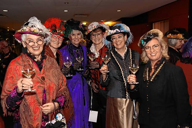 Bild 1: Ein Abend in Samt und Seide: Die Villinger alten Jungfere zeigen eindrucksvolle Eleganz – die Bilder!
