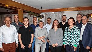 Elf Kandidaten bewerben sich auf der Liste der Unabhängigen Bürger für den Gemeinderat. Das Bild entstand bei der ...