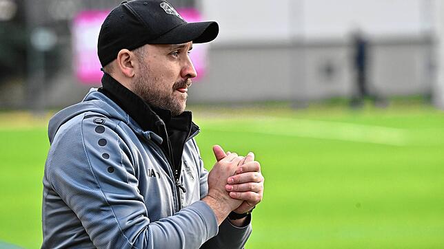 Gemischte Gefühle: Erstmals trat Philip Brandl von der SG Mettingen/Krenkingen auf dem Sportplatz im heimischen Hohentengen als ...