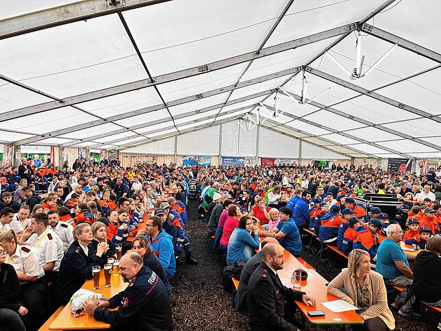Bild 12: Kreisfeuerwehrzeltlager mit 1000 Teilnehmern am Bodensee-Ende: Was dort passiert