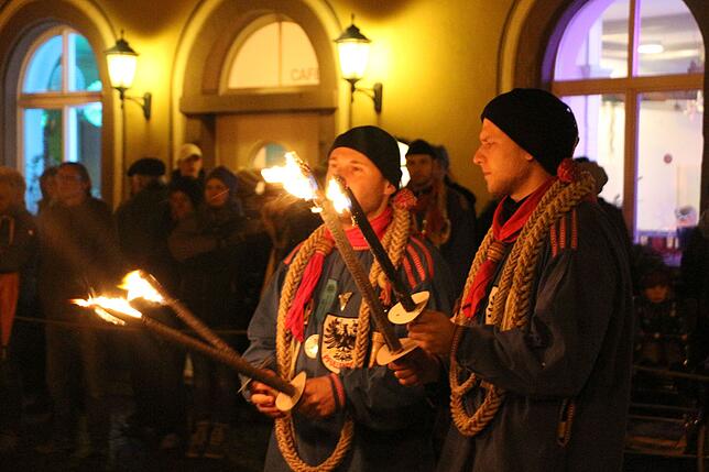 Bild 5: Oje die Fasnet hat ein Loch: Bilder von der Hexenverbrennung in Pfullendorf