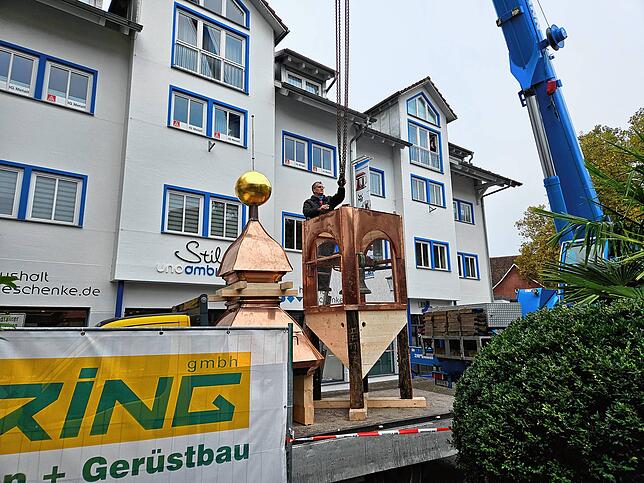 Bild 2: Das untere Tor hat einen neuen Glockenturm! Das sind die spektakulärsten Bilder der Montage