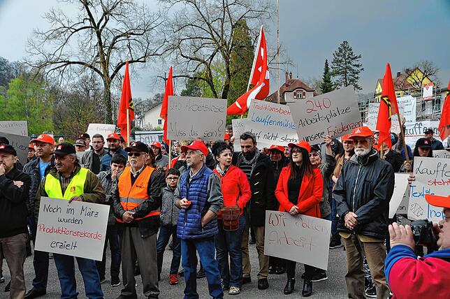 Am Samstag den 13.4.2019 fand auf dem Fabrikgelände der Firma Lauffenmühle in Lauchringen eine Kundgebung mit rund 800 Teilnehmern ...