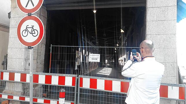 Bild : Erstmals seit dem Zweiten Weltkrieg: Wegen Corona gibt es kein Durchkommen mehr an der Bad Säckinger Holzbrücke