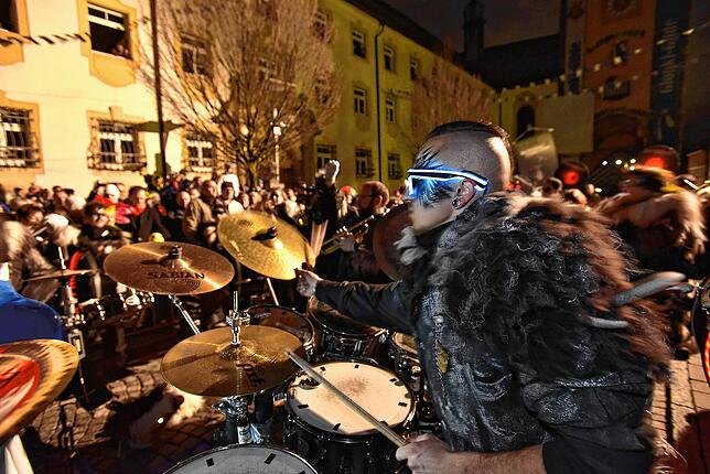 Villingen Fasnet-Sonntag Abend: Fasnetsuche der Glonki-Gilde am Bickentor. Hat der Termin trotz Corona eine Chance? Bild: Sigwart
