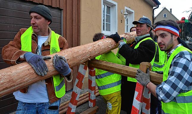 Bild 31: Die schönsten Bilder vom Narrenbaumstellen in Ittendorf (Teil 1)