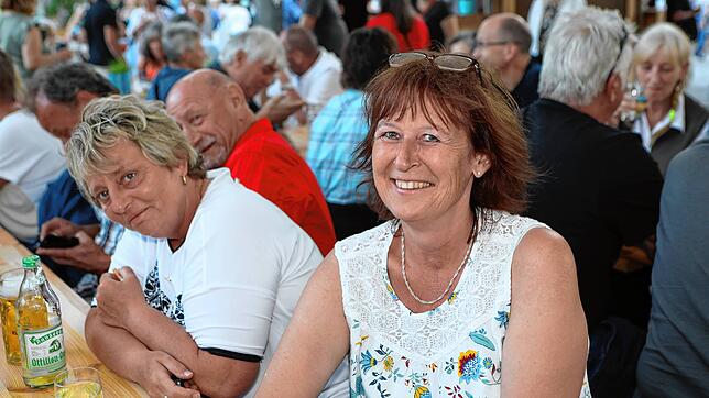 Bild 18: Beim Stadtgartenfest treffen sich die Konstanzer. Alle Fotos vom ersten Abend