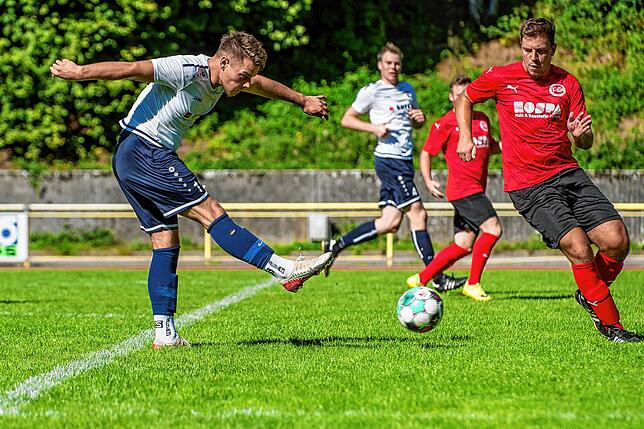 Bild 2: FC Schlüchttal gewinnt beim FC 08 Bad Säckingen mit 4:2 &ndash; und wir haben Bilder!