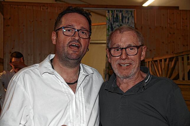 Bild 16: Bilder vom Stellen des Maibaums und Blasmusikabend zum Start des Liggersdorfer Maifestes