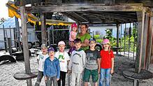 Vor Petra Surmin stehen die zukünftigen Erstklässler aus Heudorf. Wenn sie im September in die Schule gehen, besuchen andere Kinder den ...