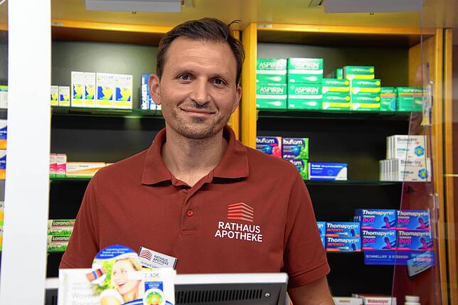 Bernhard Lobmeier, Leiter der Rathaus-Apotheke in St. Georgen glaubt nicht daran, dass sich alle gegen die Grippe impfen lassen können.
