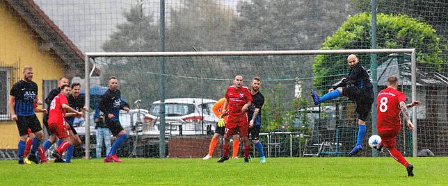 Bild 5: Die besten Bilder der Kreisliga-A-Partie zwischen der SG Stahringen/Espasingen und der SV Emmingen-Liptingen