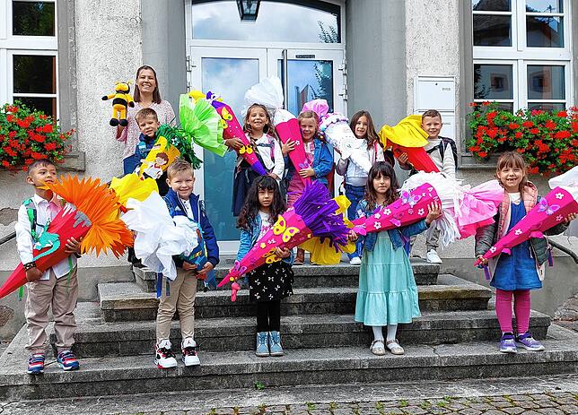 Die Einschulungskinder der Grundschule Fützen mit Ihrer Klassenlehrerin Carolin Kopp.