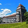 Energiedienst betreibt am Hochrhein die Laufwasserkraftwerke in Wyhlen, Rheinfelden und Laufenburg (Bild) und ist an den Kraftwerken in ...