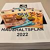 Ein dicker Packen ist der Haushaltsplan der Stadt Stockach für das Jahr 2022. In dem Zahlenwerk, das der Gemeinderat jüngst ...