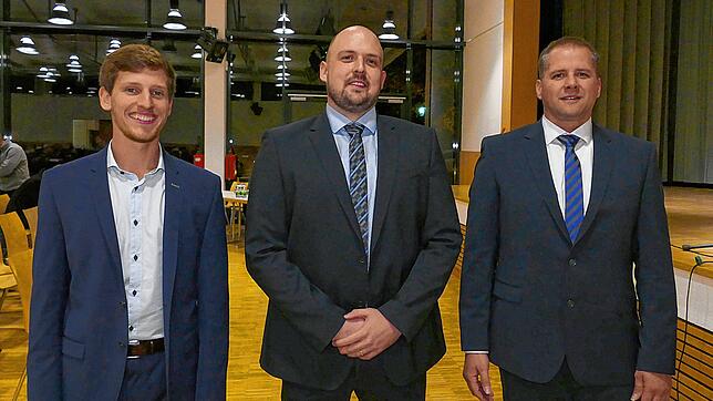 Vor rund 450 Bürgerinnen und Bürgern präsentierten sie sich am Donnerstagabend als Kandidaten für das Amt des Sauldorfer Bürgermeisters ...