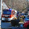 Ein Fahrzeug der Stockacher Feuerwehr am Einsatzort im Berlingerweg.