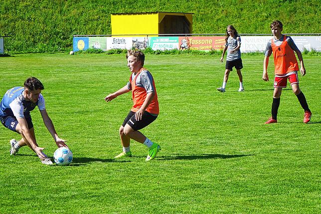 Fußballspieler ab neun Jahren konnten während des SVM-Fußballcamps das Fußballabzeichen des Deutschen Fußballbunds ablegen.