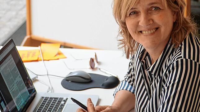 Langzeit-Schlosspionierin Kerstin Müller hat die Ausstellung organisiert.