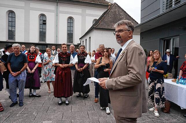 Bild 20: Bilder des Sektempfangs der Chilbi: Gute Laune auf dem Kirchplatz