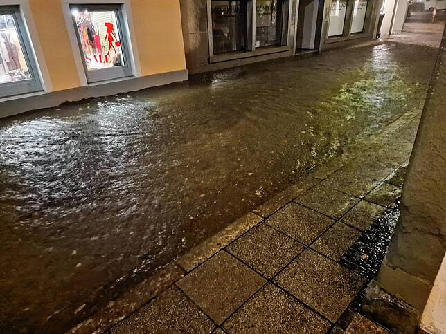 Bild 18: Starkregen setzt Überlingen unter Wasser