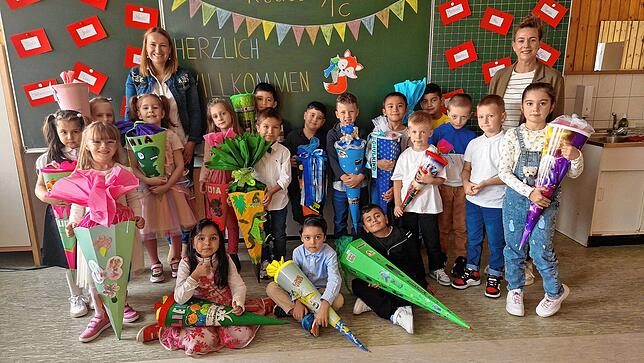 Klasse 1c, „Füchse“: Die Erstklässler mit den Klassenlehrerinnen Elke Müller und Sylvia Rohrer.