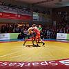 Volles Haus auf dem Dinkelberg: Vor über 800 Zuschauern unterlag der TuS Adelhausen im ersten Kampf des Viertelfinales mit 8:18 gegen ...