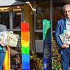 Kita-Leiterin Martina Rückert und Andreas Bödeker, Präsident Kiwanis Clubs Rheinfelden (Baden), sind vom Nutzen des Bilderbuchprojekts ...