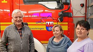 Die Gewinner des Dreikönigspreisjassturniers der Feuerwehr Lauchringen (von rechts) Gerlinde Wenzel (Platz 1), Sandra Dober (Platz 2) ...